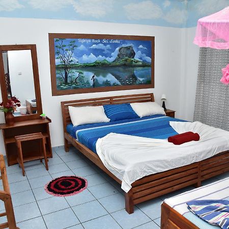 Hotel Happy Tuna Hikkaduwa Bagian luar foto