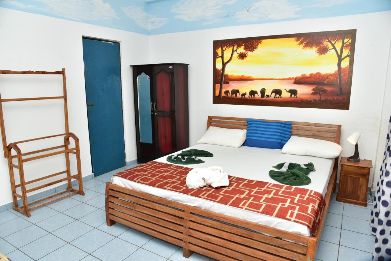 Hotel Happy Tuna Hikkaduwa Bagian luar foto