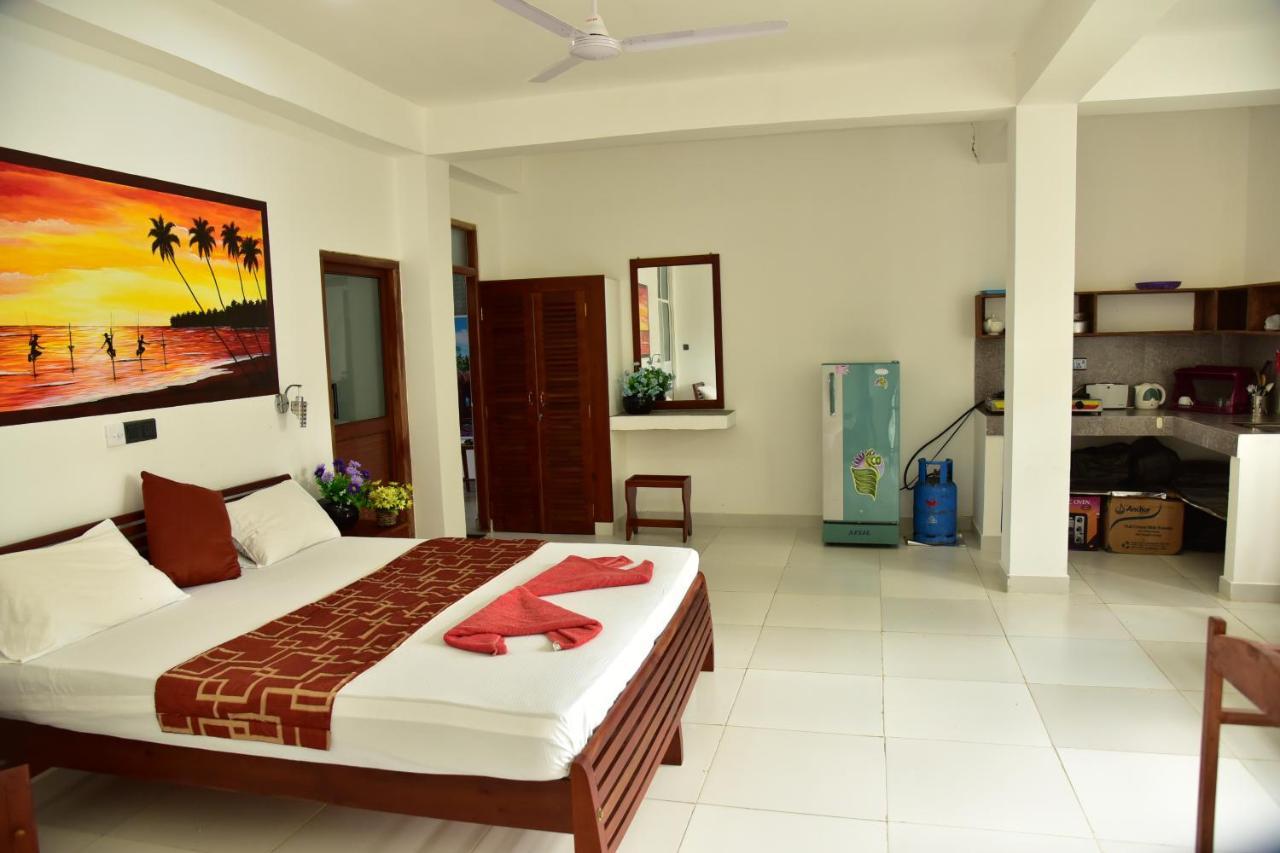 Hotel Happy Tuna Hikkaduwa Bagian luar foto