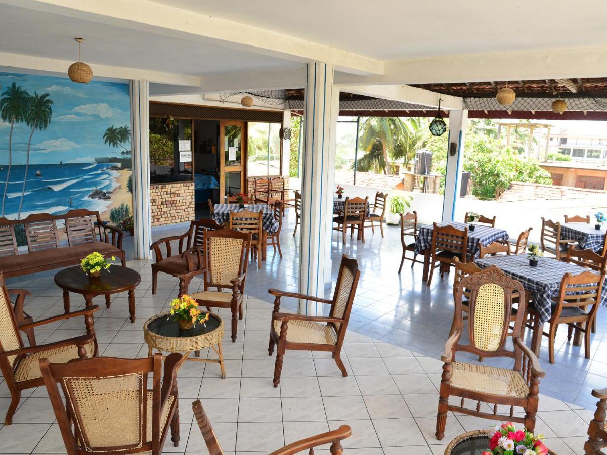 Hotel Happy Tuna Hikkaduwa Bagian luar foto