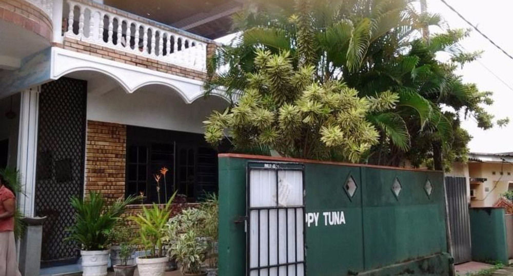 Hotel Happy Tuna Hikkaduwa Bagian luar foto