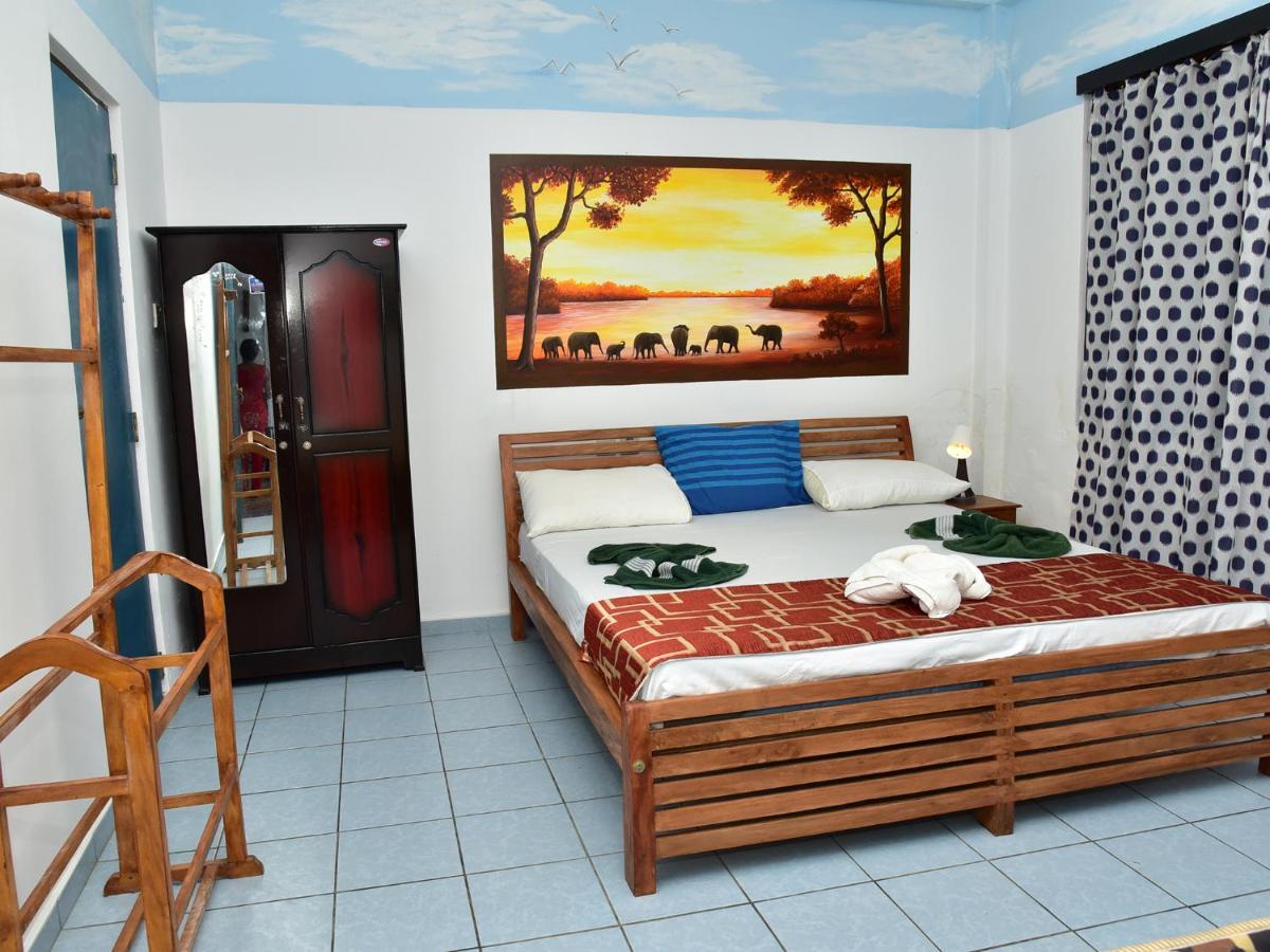 Hotel Happy Tuna Hikkaduwa Bagian luar foto