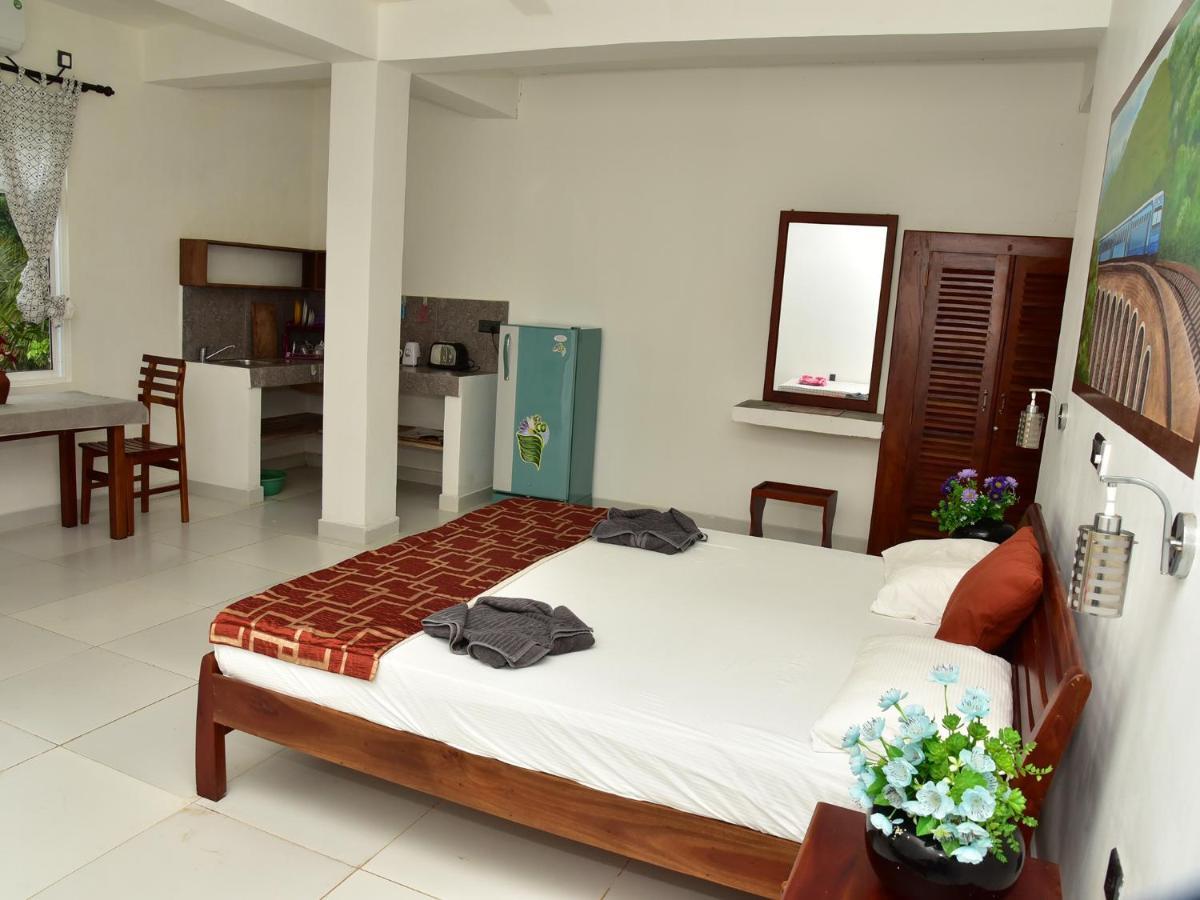 Hotel Happy Tuna Hikkaduwa Bagian luar foto